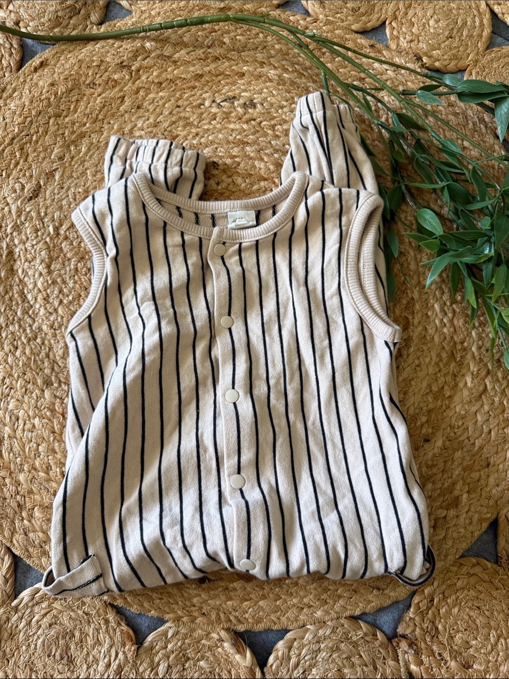 H&M Purlknit 100% Cotton Minimalist Unisex Romper. 2T